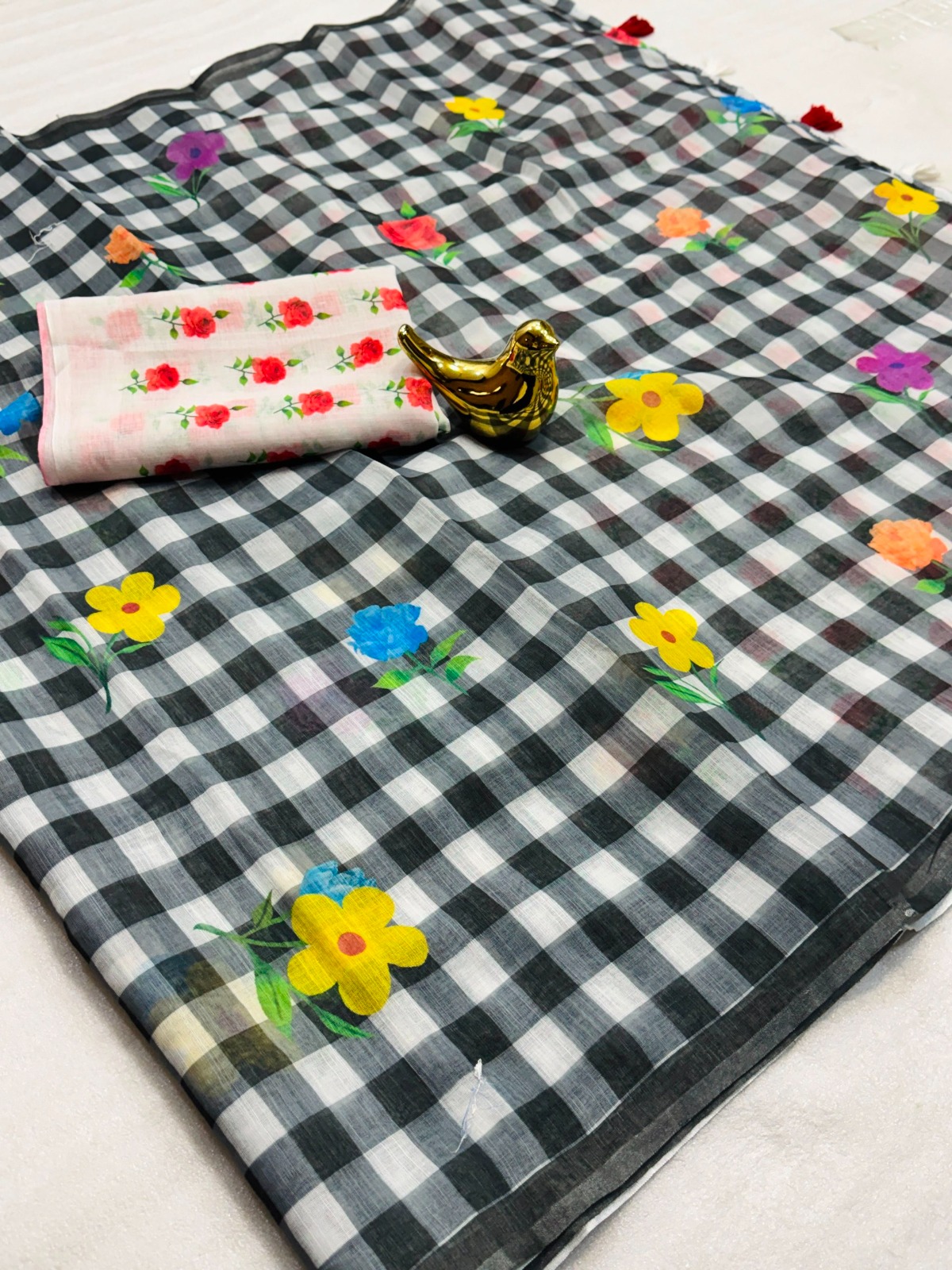 CHEX PRINT WITH FLORAL DESIGN